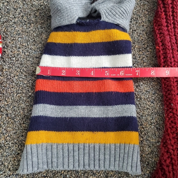 BUNDLE OF SMALL BREED DOG SWEATERS! - Picture 5 of 16